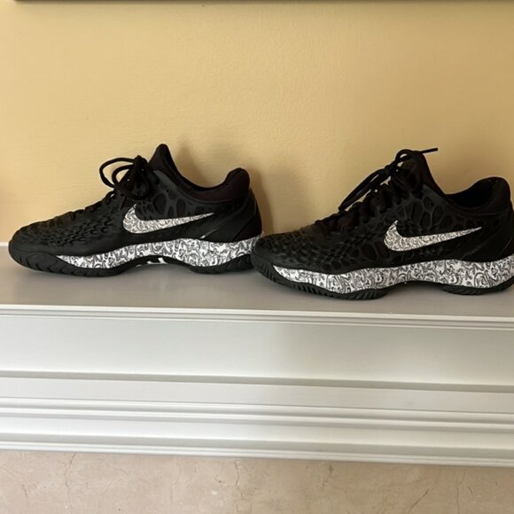 (EUC) Men's Roger Federer Nike Black Zoom Vapor Tennis Shoe (Size 8.5M/40 EUR) - Picture 1 of 7